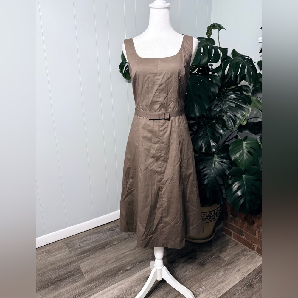 Madison Studio 97% cotton 3% spandex Taupe Apparel dress size 4